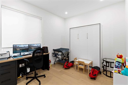 467 Patterson Boulevard Sw, Calgary, AB - Indoor Photo Showing Office