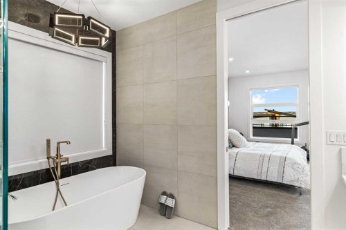 467 Patterson Boulevard Sw, Calgary, AB - Indoor Photo Showing Bathroom