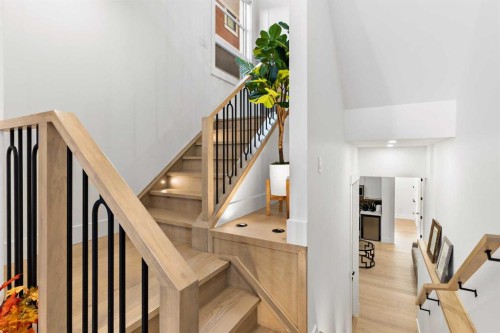 467 Patterson Boulevard Sw, Calgary, AB - Indoor Photo Showing Other Room