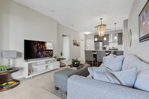 304-122 Mahogany Centre Se, Calgary, AB - Indoor Photo Showing Living Room