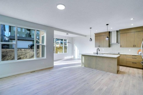 312 Edith Place Nw, Calgary, AB - Indoor Photo Showing Kitchen