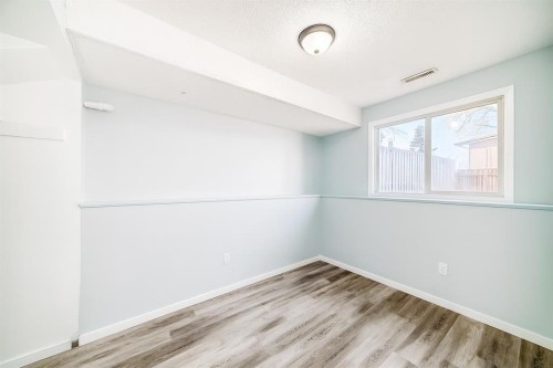 151 F Pinehill Road Ne, Calgary, AB - Indoor Photo Showing Other Room