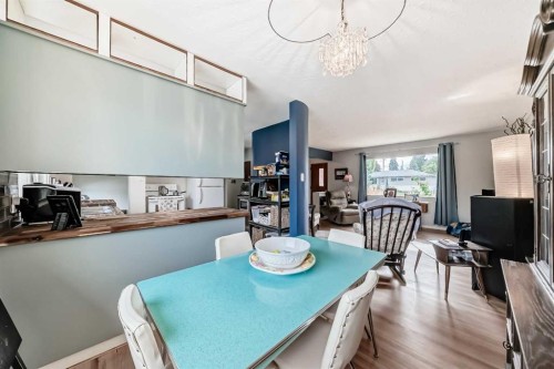 126 Springwood Drive Sw, Calgary, AB - Indoor Photo Showing Dining Room