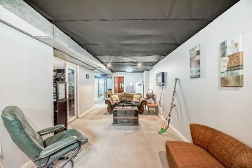 126 Springwood Drive Sw, Calgary, AB - Indoor