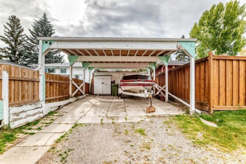 126 Springwood Drive Sw, Calgary, AB - Outdoor