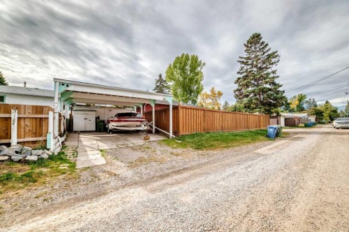 126 Springwood Drive Sw, Calgary, AB - Outdoor