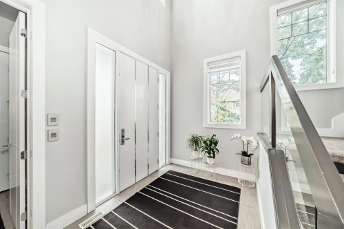 3149 Winspear Crescent Sw, Edmonton, AB - Indoor Photo Showing Other Room