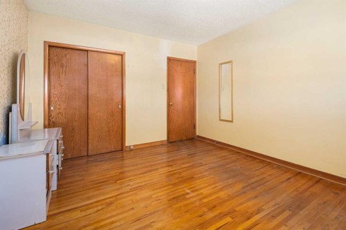 2616 22 Street Nw, Calgary, AB - Indoor Photo Showing Other Room