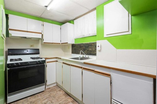 2616 22 Street Nw, Calgary, AB - Indoor Photo Showing Kitchen