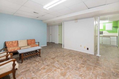 2616 22 Street Nw, Calgary, AB - Indoor