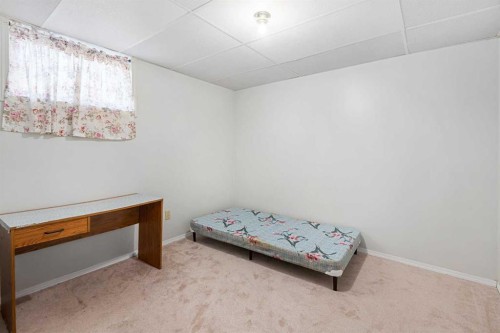 2616 22 Street Nw, Calgary, AB - Indoor Photo Showing Bedroom