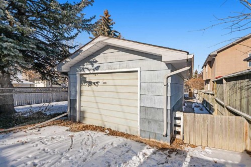 2616 22 Street Nw, Calgary, AB - Outdoor
