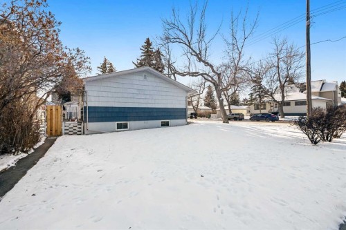 2616 22 Street Nw, Calgary, AB - Outdoor