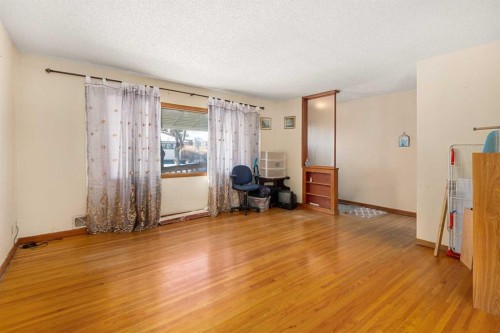 2616 22 Street Nw, Calgary, AB - Indoor