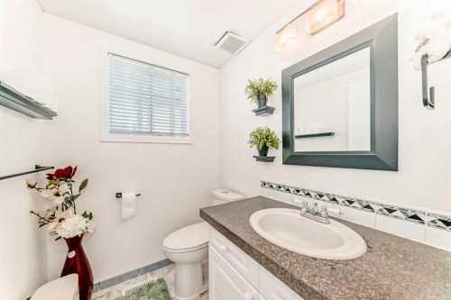 79 Hidden Crescent Nw, Calgary, AB - Indoor Photo Showing Bathroom