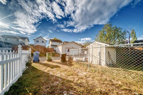 79 Hidden Crescent Nw, Calgary, AB - Outdoor