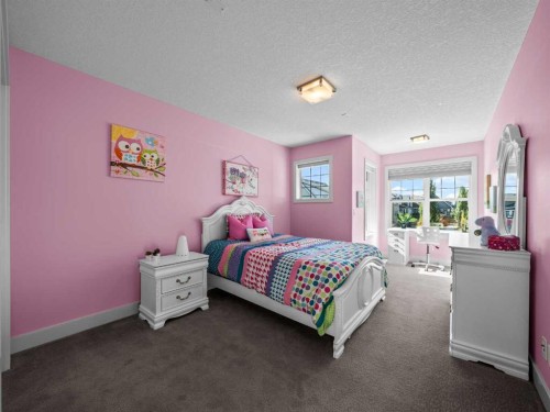 95 Mahogany Manor Se, Calgary, AB - Indoor Photo Showing Bedroom