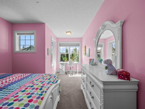 95 Mahogany Manor Se, Calgary, AB - Indoor Photo Showing Bedroom