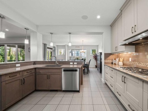 95 Mahogany Manor Se, Calgary, AB - Indoor Photo Showing Kitchen With Upgraded Kitchen