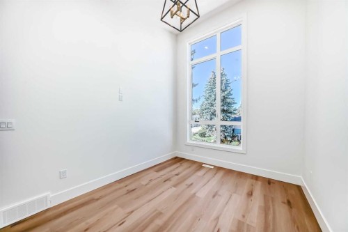 2371 20 Avenue Nw, Calgary, AB - Indoor Photo Showing Other Room