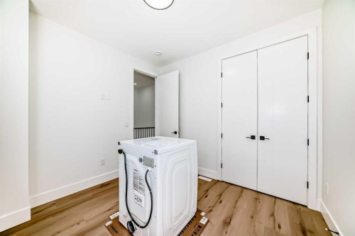 2371 20 Avenue Nw, Calgary, AB - Indoor