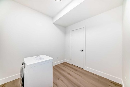 2371 20 Avenue Nw, Calgary, AB - Indoor