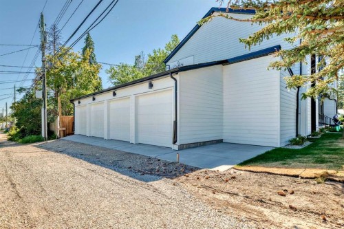 2371 20 Avenue Nw, Calgary, AB - Outdoor