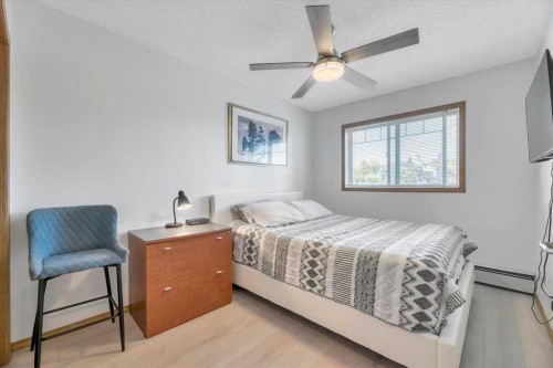308-11 Somervale View Sw, Calgary, AB - Indoor Photo Showing Bedroom