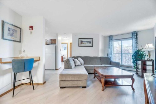 308-11 Somervale View Sw, Calgary, AB - Indoor Photo Showing Living Room