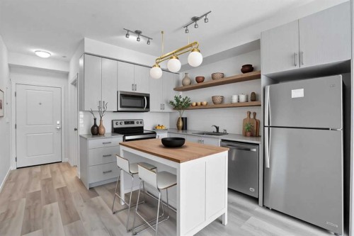 4208-15 Sage Meadows Landing Nw, Calgary, AB - Indoor Photo Showing Kitchen