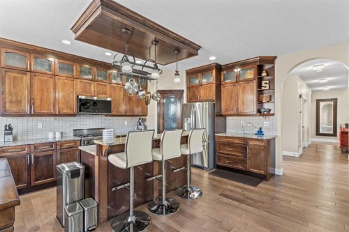 1269 Sherwood Boulevard Nw, Calgary, AB - Indoor Photo Showing Kitchen