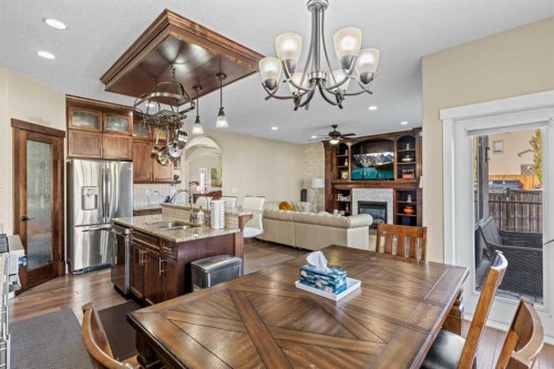1269 Sherwood Boulevard Nw, Calgary, AB - Indoor Photo Showing Dining Room