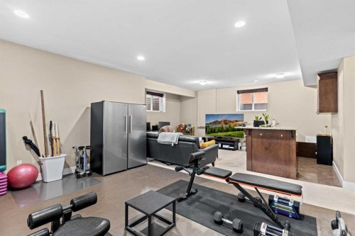 1269 Sherwood Boulevard Nw, Calgary, AB - Indoor