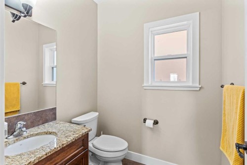 1269 Sherwood Boulevard Nw, Calgary, AB - Indoor Photo Showing Bathroom