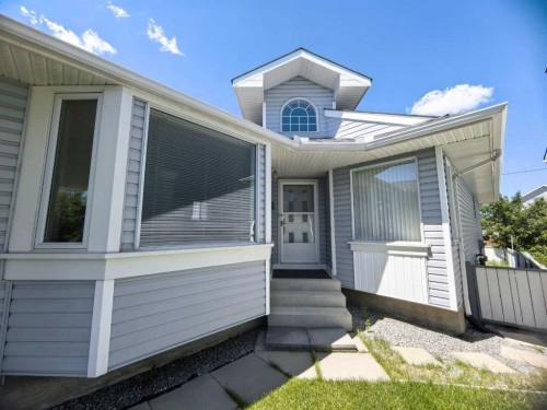 57 Citadel Gardens Nw, Calgary, AB - Outdoor