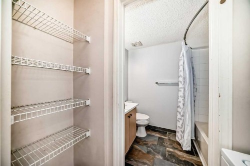 425-1717 60 Street Se, Calgary, AB - Indoor