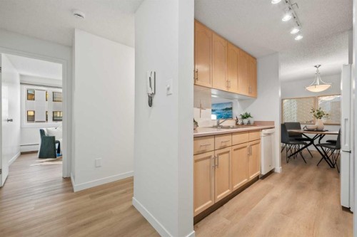 319-723 57 Avenue Sw, Calgary, AB - Indoor Photo Showing Other Room