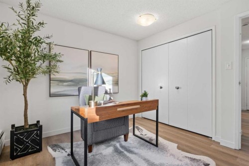 319-723 57 Avenue Sw, Calgary, AB - Indoor Photo Showing Office
