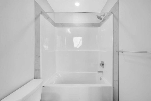 61 Savanna Place Ne, Calgary, AB - Indoor Photo Showing Bathroom