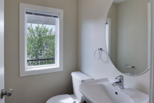 105-300 Marina Drive, Chestermere, AB - Indoor Photo Showing Bathroom