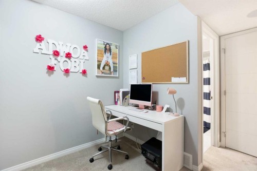 158 Osborne Common Sw, Airdrie, AB - Indoor Photo Showing Office