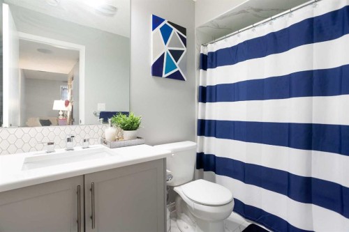 158 Osborne Common Sw, Airdrie, AB - Indoor Photo Showing Bathroom