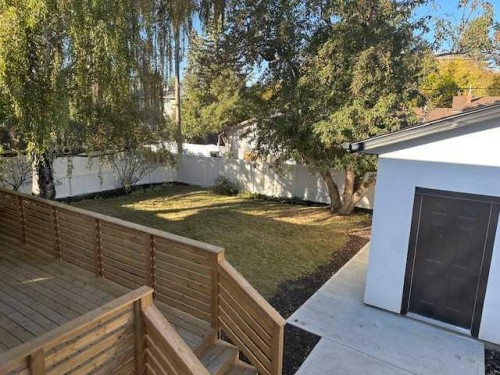 1 Cherovan Drive Sw, Calgary, AB - Outdoor