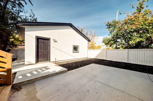 1 Cherovan Drive Sw, Calgary, AB - Outdoor