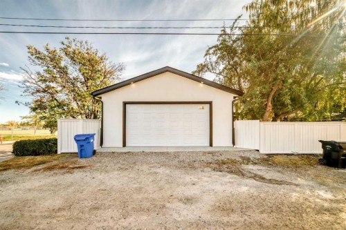 1 Cherovan Drive Sw, Calgary, AB - Outdoor