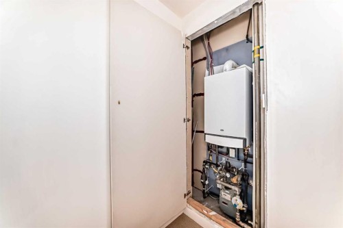 1308-8710 Horton Road Sw, Calgary, AB - Indoor Photo Showing Other Room