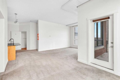 420-8710 Horton Road Sw, Calgary, AB -  Photo Showing Other Room