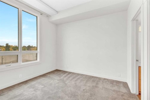420-8710 Horton Road Sw, Calgary, AB - Indoor Photo Showing Other Room