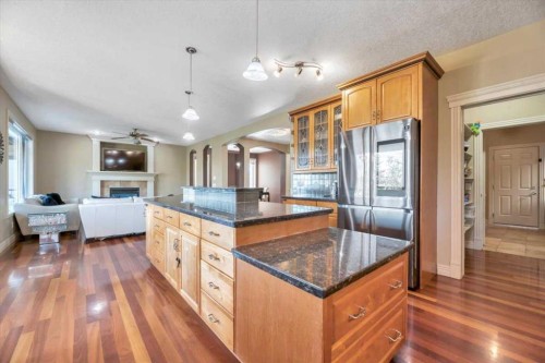 89 Springborough Boulevard Sw, Calgary, AB - Indoor Photo Showing Kitchen