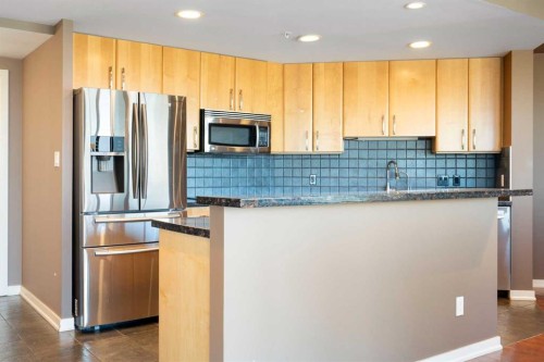 1901-1088 6 Avenue Sw, Calgary, AB - Indoor Photo Showing Kitchen